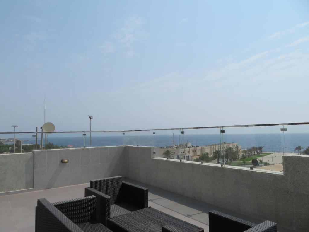Popular attractions Area Nearby Property